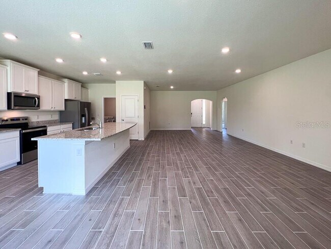 Building Photo - 1315 NW 132nd Cir