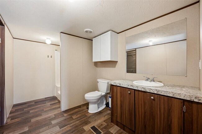 Building Photo - 624 S Old Stagecoach Rd