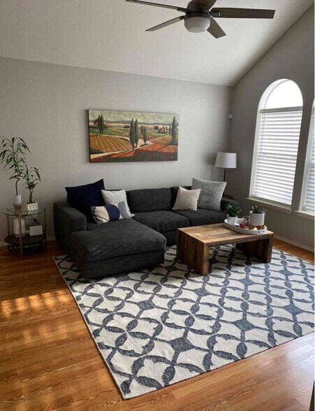 Building Photo - 8913 Taline Cir