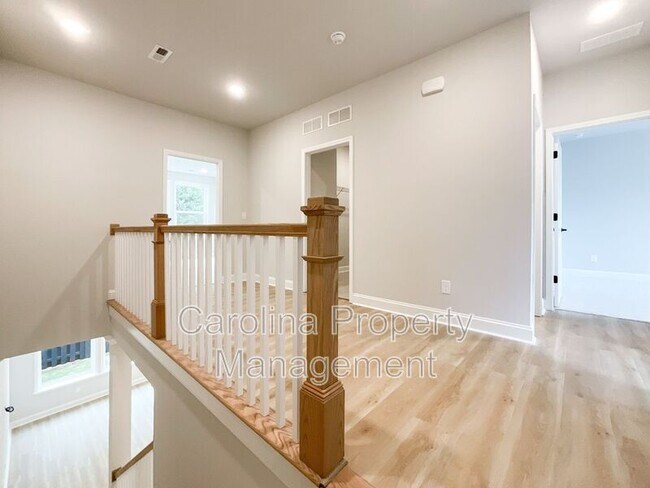Building Photo - 8229 Houser St