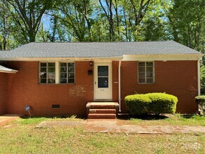 Building Photo - 3122 Marlborough Rd
