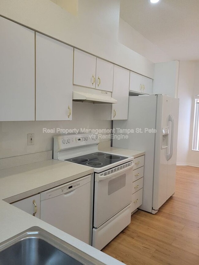 Building Photo - 12514 Hollybrook Ln