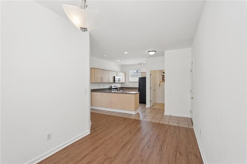 Building Photo - 2596 Bates St SE