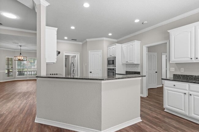Building Photo - 2900 Brandy Ln