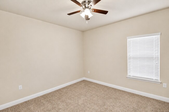 Building Photo - Spacious Pace Home Featuring 4 Bedrooms, 3.5 Baths, Two Living Areas & First-Floor Primary Suite ...