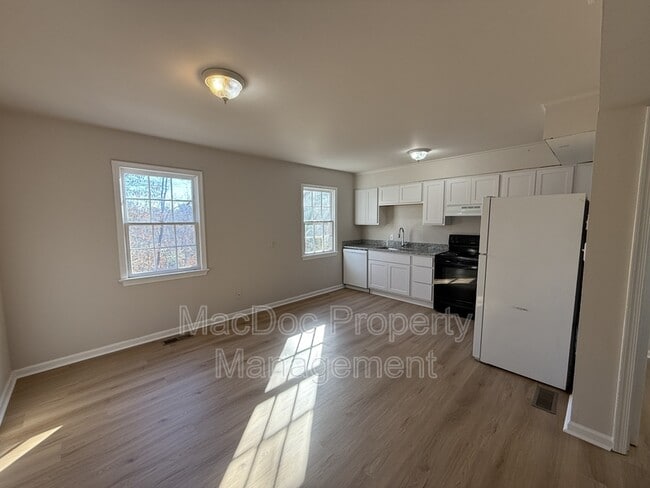 Building Photo - 534 Olde Greenwich Cir