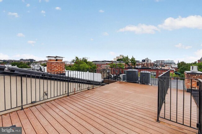 Building Photo - 1620 15th St NW