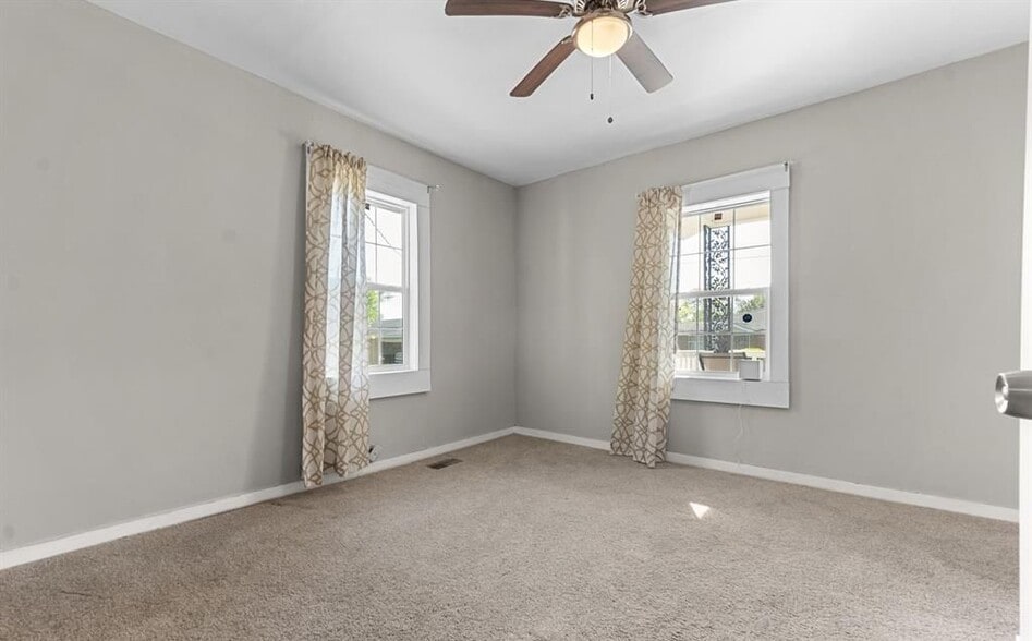 Building Photo - 2164 Monroe Ave