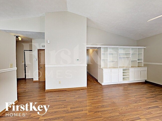 Building Photo - 540 Buffalo Run Dr