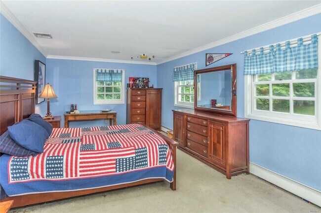 Building Photo - 343 Oyster Bay Road