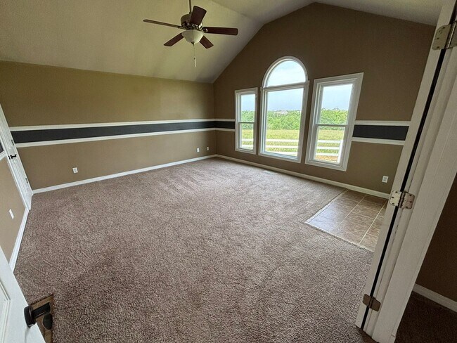 Building Photo - Large 3-Bedroom, 2-Bathroom Country Living Home In Tontitown!