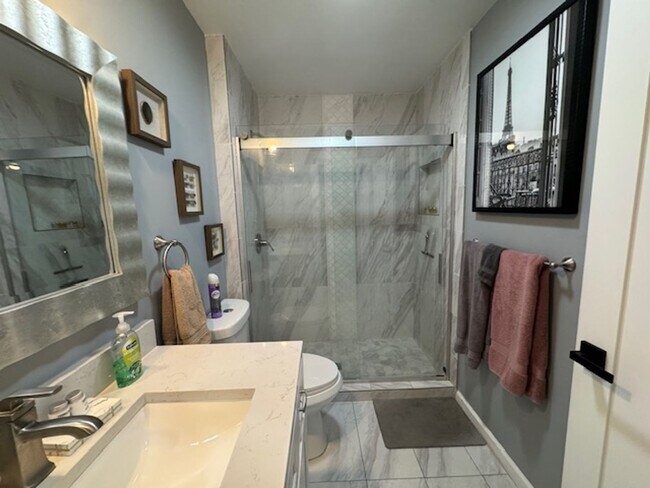 Building Photo - Fully Furnished/Unfurnished Condo for Rent...