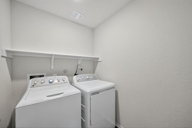 Building Photo - 8203 Rocky Pebble