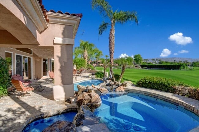 Building Photo - 348 Tomahawk Dr