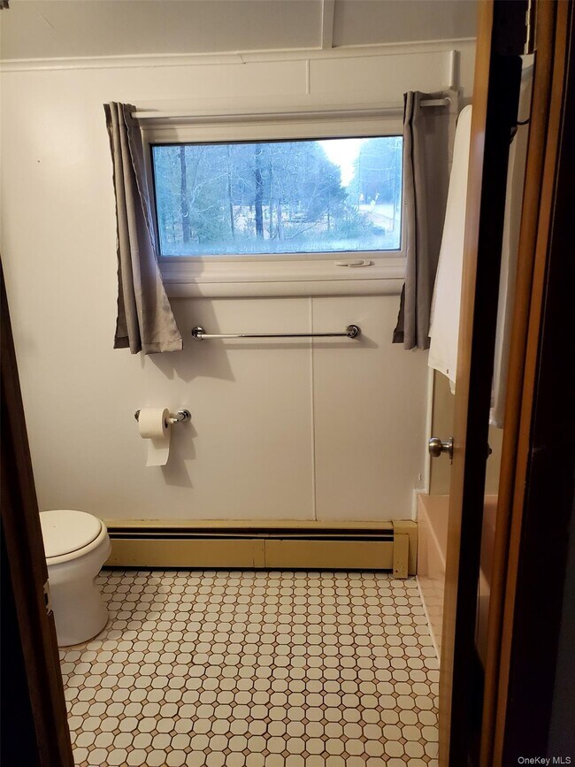 Building Photo - 639 State Rte 55