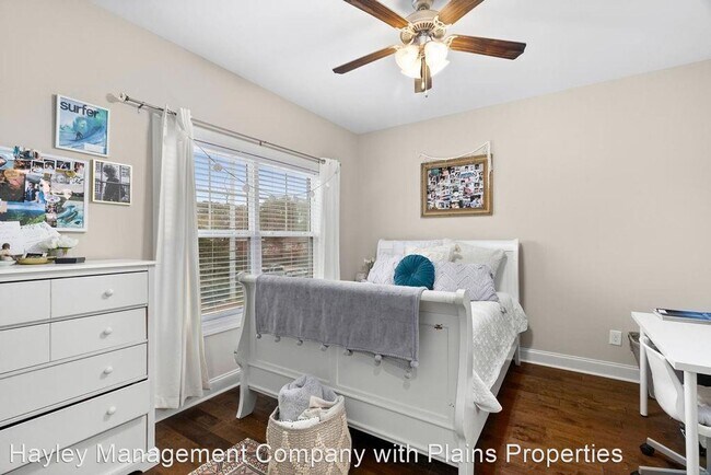 Building Photo - 2 br, 2.5 bath House - 418 North Donahue Dr