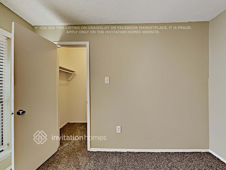 Building Photo - 3200 Whisper Wood Ct