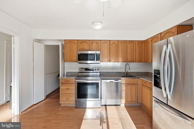 Building Photo - 3695 Persimmon Cir