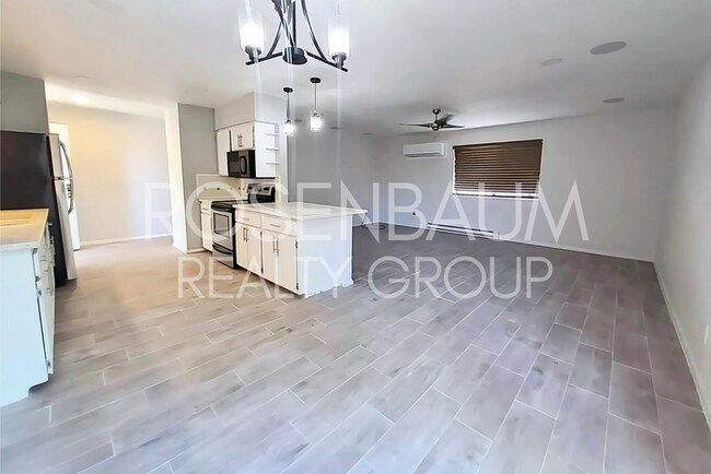 Building Photo - 3547 N Valorie Dr