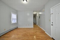 Building Photo - 659 S 17th St