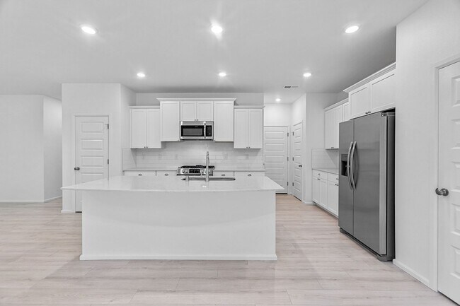 Building Photo - Two-Story Port Orchard Home