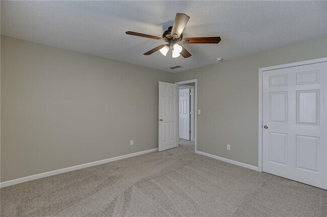 Building Photo - 305 Leatherman Ct