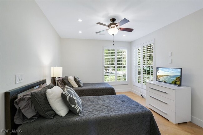 Building Photo - 1560 Clermont Dr