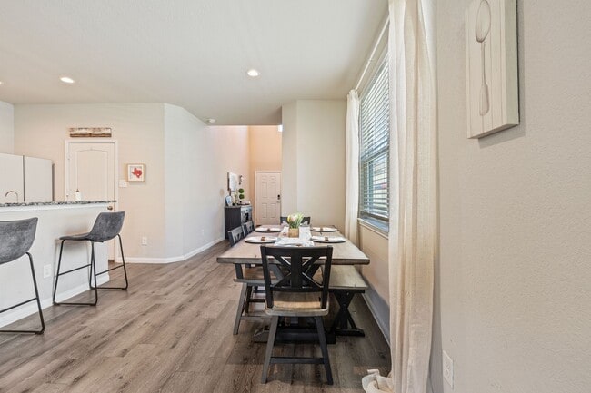 Building Photo - 2221 Raider Dr