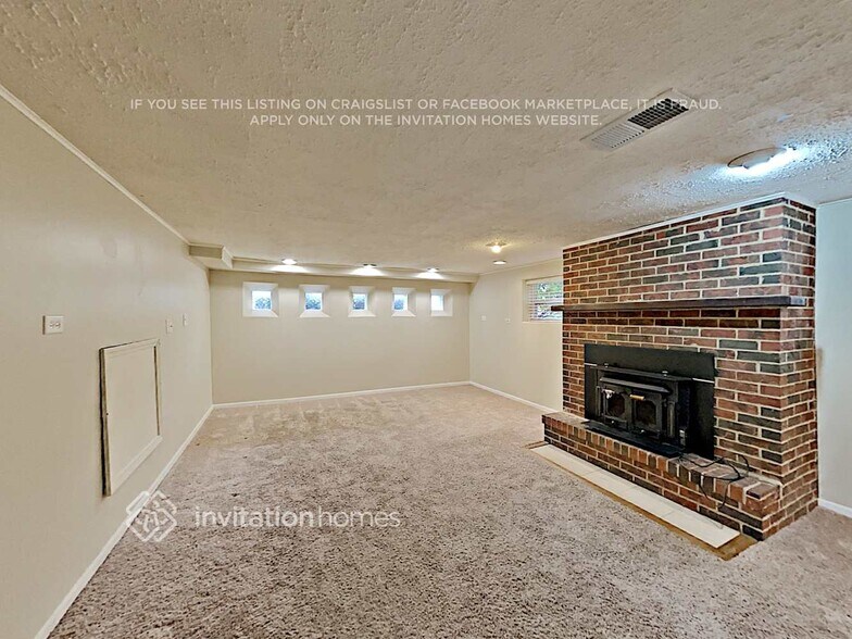 Building Photo - 9308 Massasoit Ave