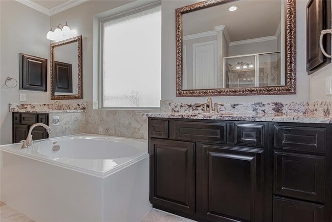 Building Photo - 17938 Fernwood Bend Dr