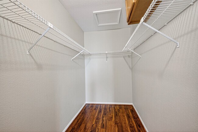 Building Photo - 2121 Hepburn St