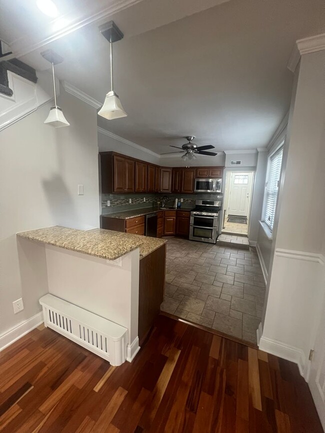 Building Photo - Four bedroom Gem in Port Richmond