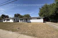 Building Photo - 2437 W 4th St