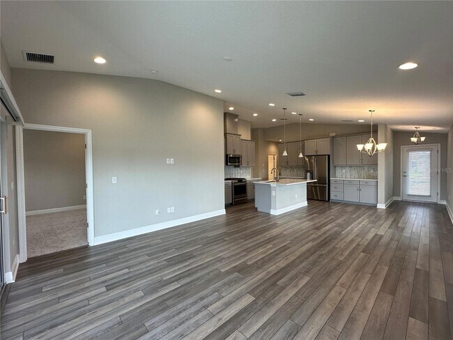 Building Photo - 12533 Oak Hill Way