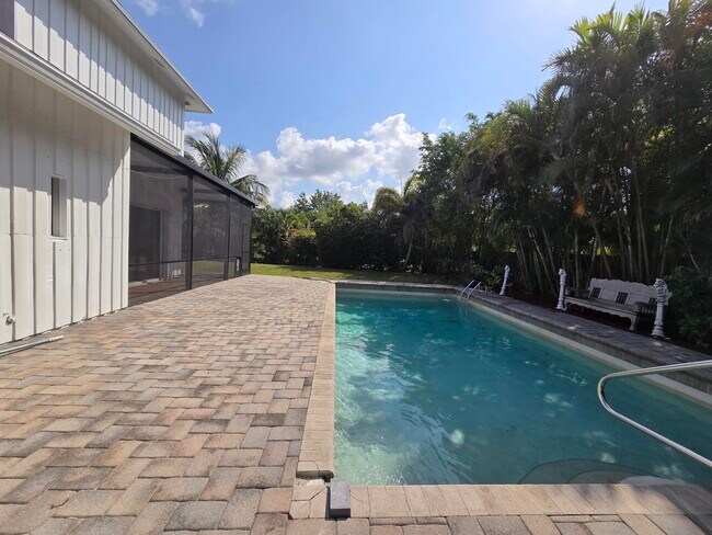 Building Photo - 1106 Staghorn St