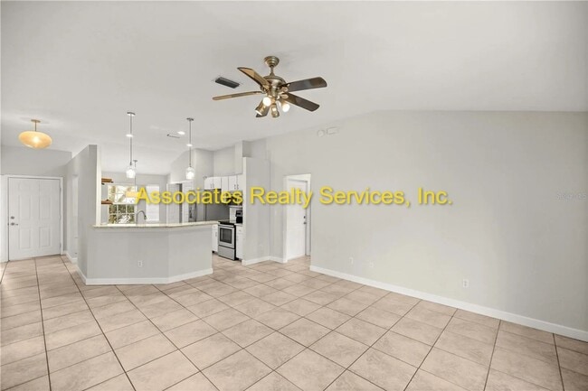 Building Photo - SUBLEASE this Charming spacious home in North ridge subdivision!