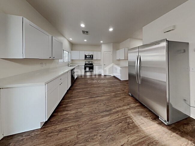 Building Photo - 6335 W Branham Ln