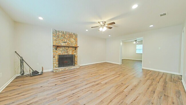 Building Photo - Cute Ranch in Columbia County!