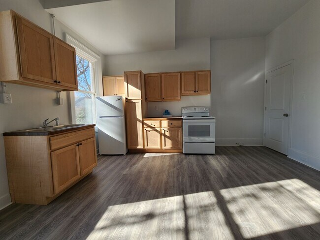 Building Photo - 1571 Tremont St