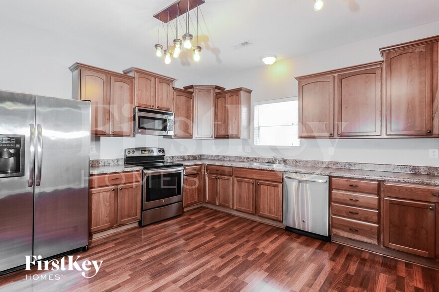 Building Photo - 1853 Archbury Dr