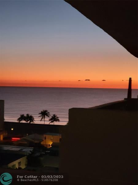 Building Photo - 801 S Ocean Dr