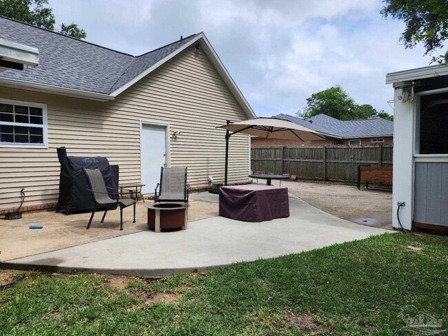 Building Photo - 4525 Baybrook Dr