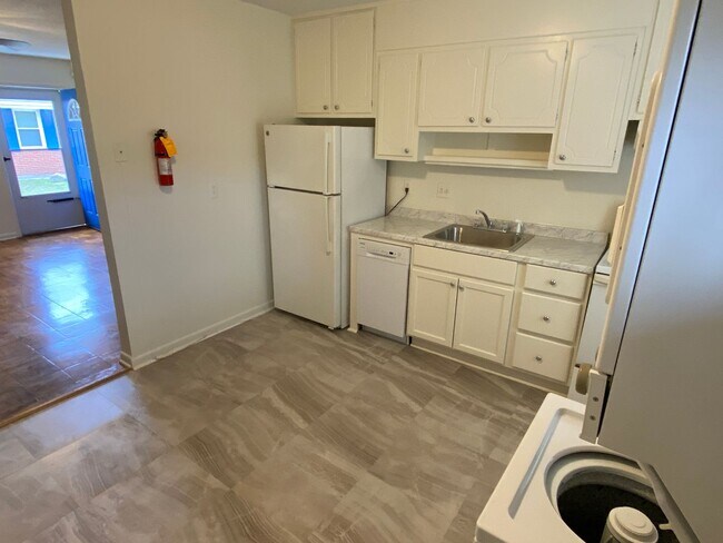 Building Photo - Apartment Near Duke West / W&D / Garden Plots