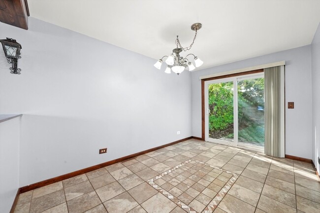 Building Photo - 318 Brittain