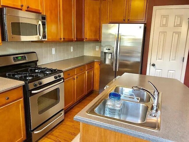 Building Photo - 4363 Grove Field Park NW