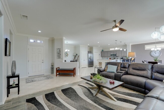 Building Photo - 16431 W Boulder Vista Dr