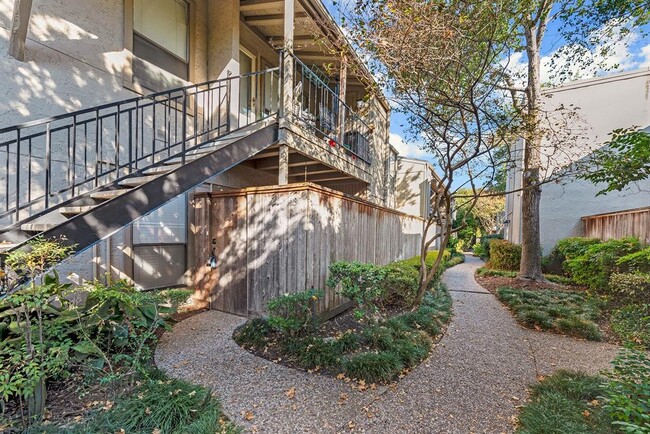 Building Photo - 5711 Sugar Hill Dr