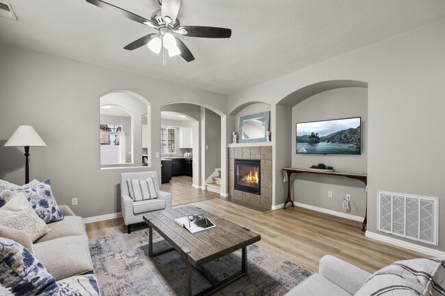 Building Photo - 452 N Kent Ln