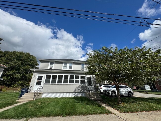 Primary Photo - 54 Litchfield Ave