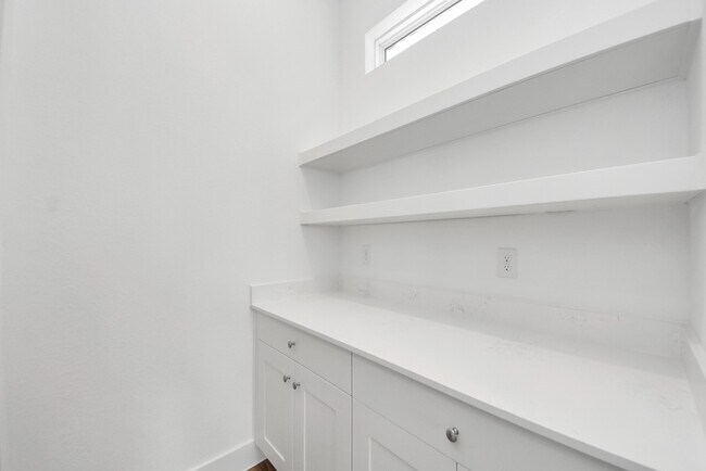 Building Photo - 31046 Vintage Crk Ln